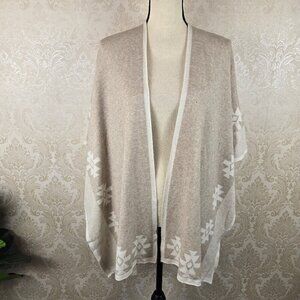 Warm & Cozy Lifestyle Size Medium Cream Tan Ruana Wrap Southwestern Geometric